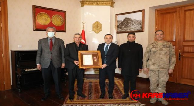 Şehit Oğuzhan Ulaş’ın ‘Devlet Övünç Madalyası’ babasına tevcih edildi