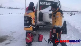Digor bağlı Oyuklu köyünde Hastayı hastaneye ulaştırmak için zamanla yarışıldı