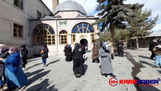 Kars'ta Ramazan Öncesi Harakani Türbesi Doldu Taştı
