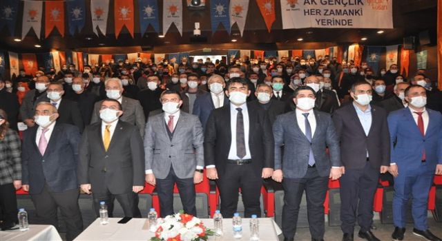 AK Parti Kars Gençlik Kolları Başkanı Fatih Bayrambey güven tazeledi