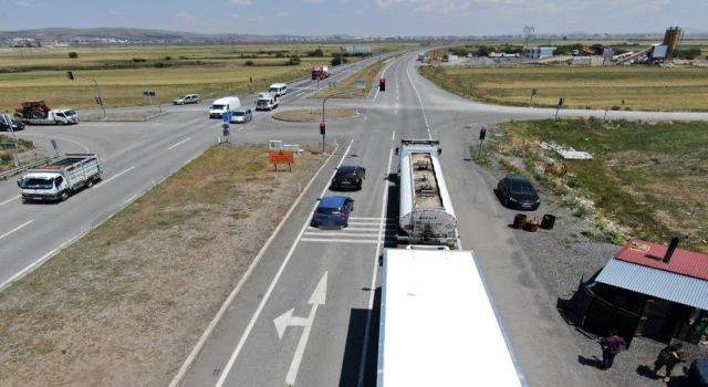 Kars Polisinden Drone Destekli Trafik Denetimi