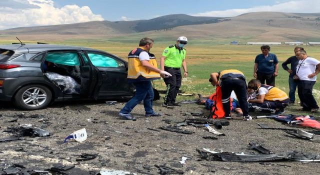 Kaza sonrası anayol savaş alanına döndü | Sarıkamış Haber