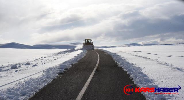Kars'ta kar ve tipi nedeniyle kapanan 58 köy yolundan 42'si ulaşıma açıldı