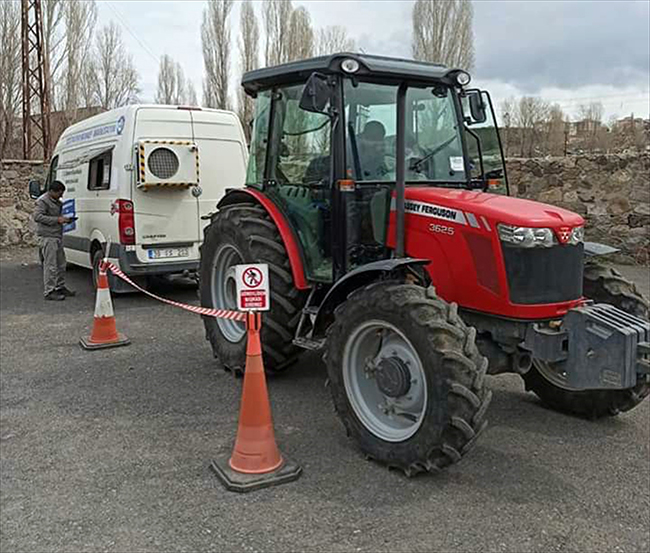 Sarıkamış'ta mobil muayene istasyonu çiftçilerin hizmetinde