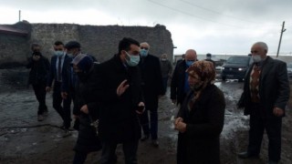 Kocabahçe köyünün suya kavuşmasının sevincini köylülerle birlikte yaşadı