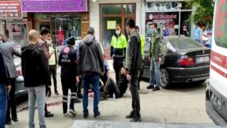 Kars'ta cadde ortasında çıkan silahlı çatışmada yaralanan 2 kişi, hastanede tedaviye alındı