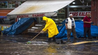 Etkili Dolu ve Sağanak Yurttaşlara Zor Anlar Yaşattı