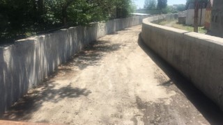 Kars'ta Bülbül Deresi'nin çöpleri temizleniyor