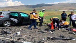 Kaza sonrası anayol savaş alanına döndü | Sarıkamış Haber