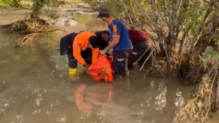 Sel sularına kapılarak kaybolan kadın 25 km uzakta bulundu