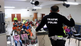 Kars'ta Öğrencilere Genel Trafik Dersi Verilmekte