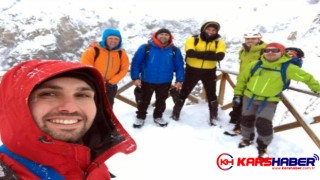 YÜZEYİ BUZ TUTAN SUSUZ ŞELALESİ'NE TIRMANDILAR