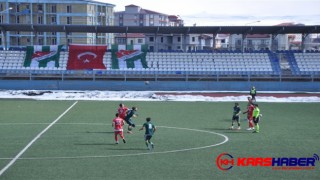 Kars 36 Spor’dan lidere çelme!