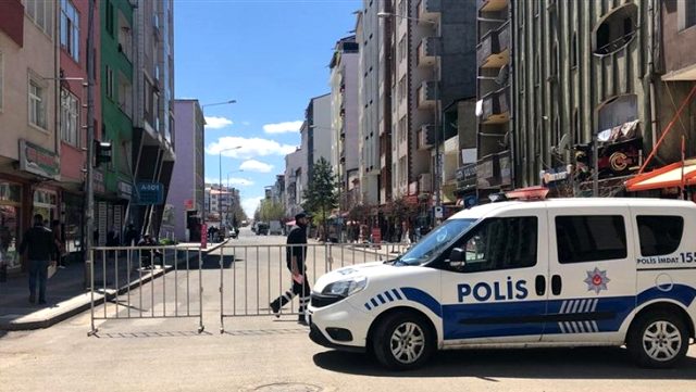 Kars'ta koronayı yenen kişi yemek daveti verdi, 146 kişiye virüs sıçradı