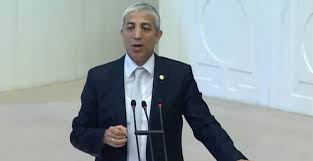 AK Parti Kars Milletvekili Kılıç'tan besi çiftliği projesinde feshi yapılan müteahhide tepki