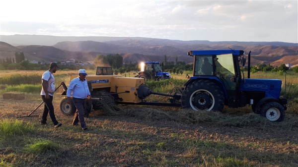 Kars'ta Yonca Biçimi Başladı