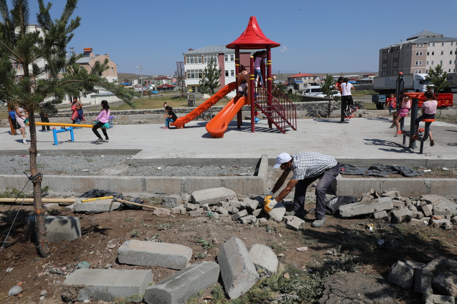 Kars'ta 4 Yeni Çocuk Parkı